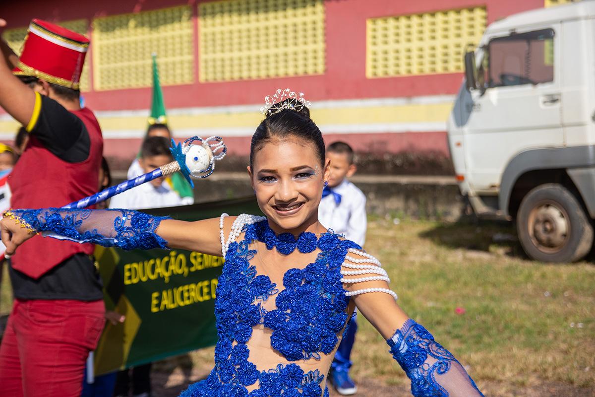 Pela primeira vez moradores da Vila Menandes prestigiaram um desfile cívico na comunidade