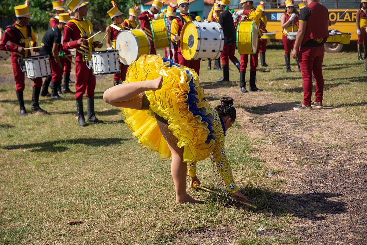 Pela primeira vez moradores da Vila Menandes prestigiaram um desfile cívico na comunidade